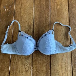 White lace VS bra